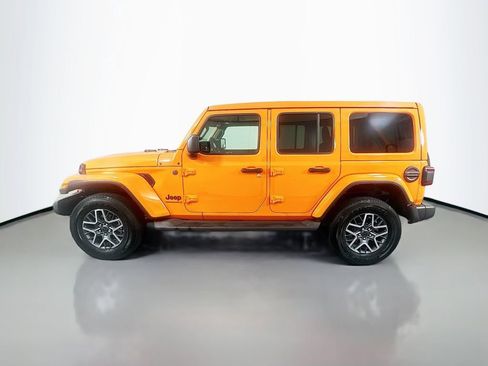 Used 2025 Jeep Wrangler Unlimited Sahara AWD/4WD image 8