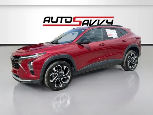 Used 2025 Chevrolet Trax RS FWD image 3
