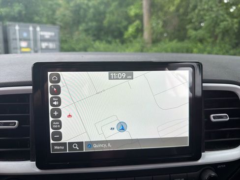 Used 2023 Hyundai Venue Limited FWD image 25