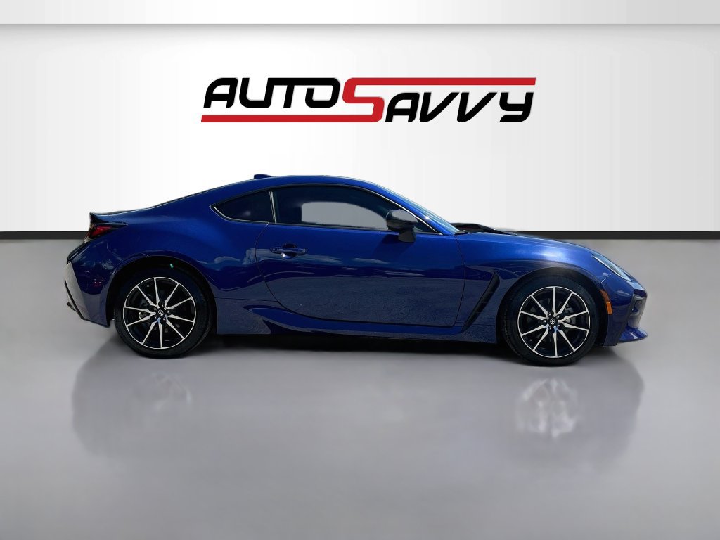 Used 2023 Toyota GR86 RWD image 8
