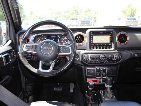 Used 2020 Jeep Gladiator Mojave AWD/4WD image 15