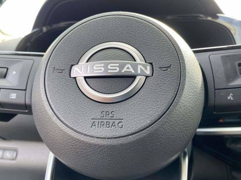 Used 2024 Nissan Pathfinder Platinum w/ Cargo Package image 31