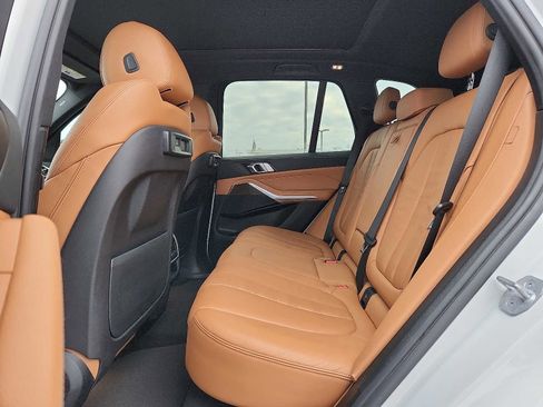 Certified 2022 BMW X5 xDrive45e image 10