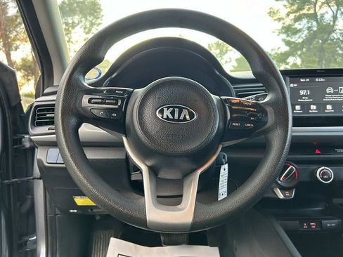 Used 2020 Kia Rio S image 12