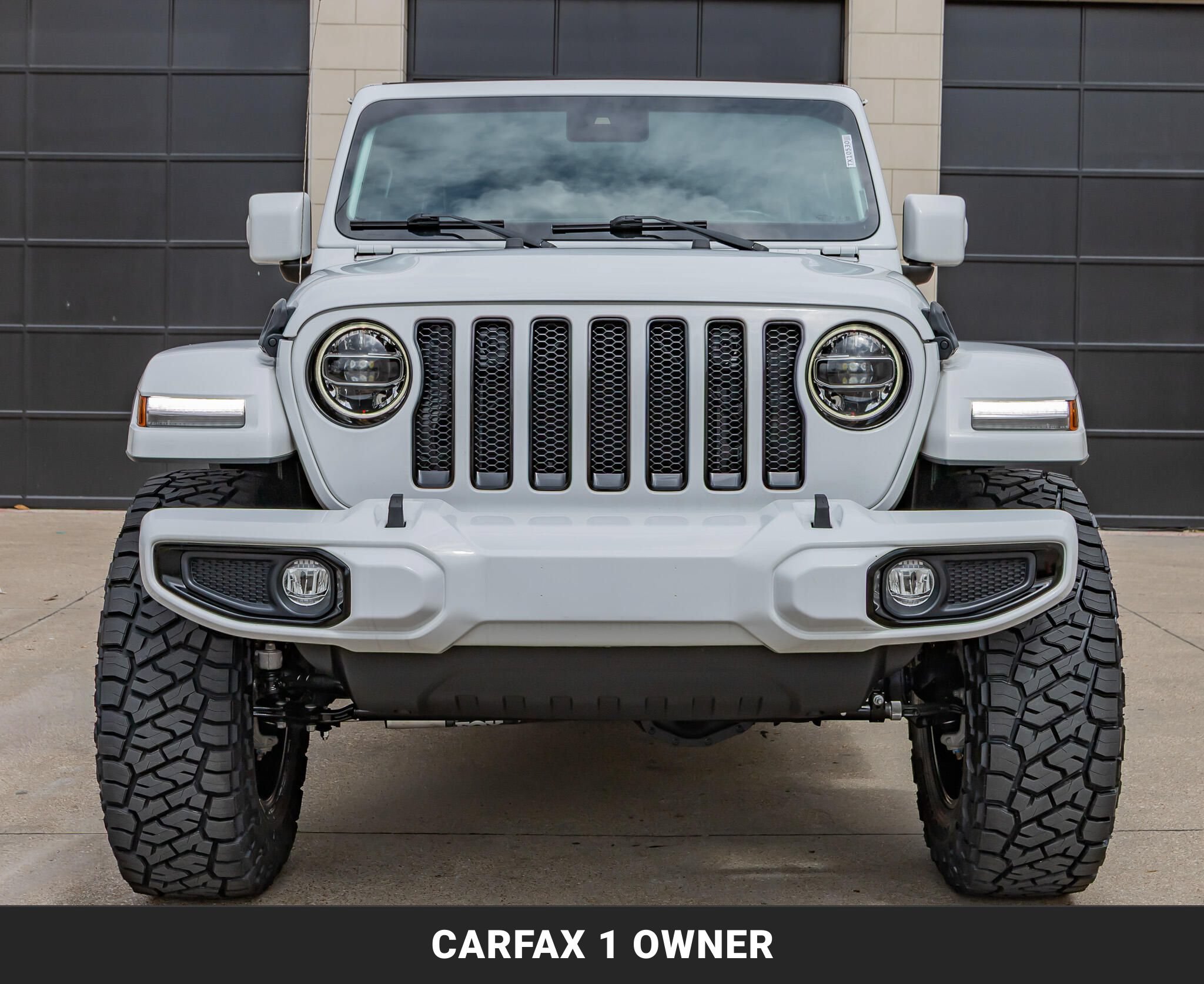 Used 2022 Jeep Wrangler Unlimited Sahara AWD/4WD image 4