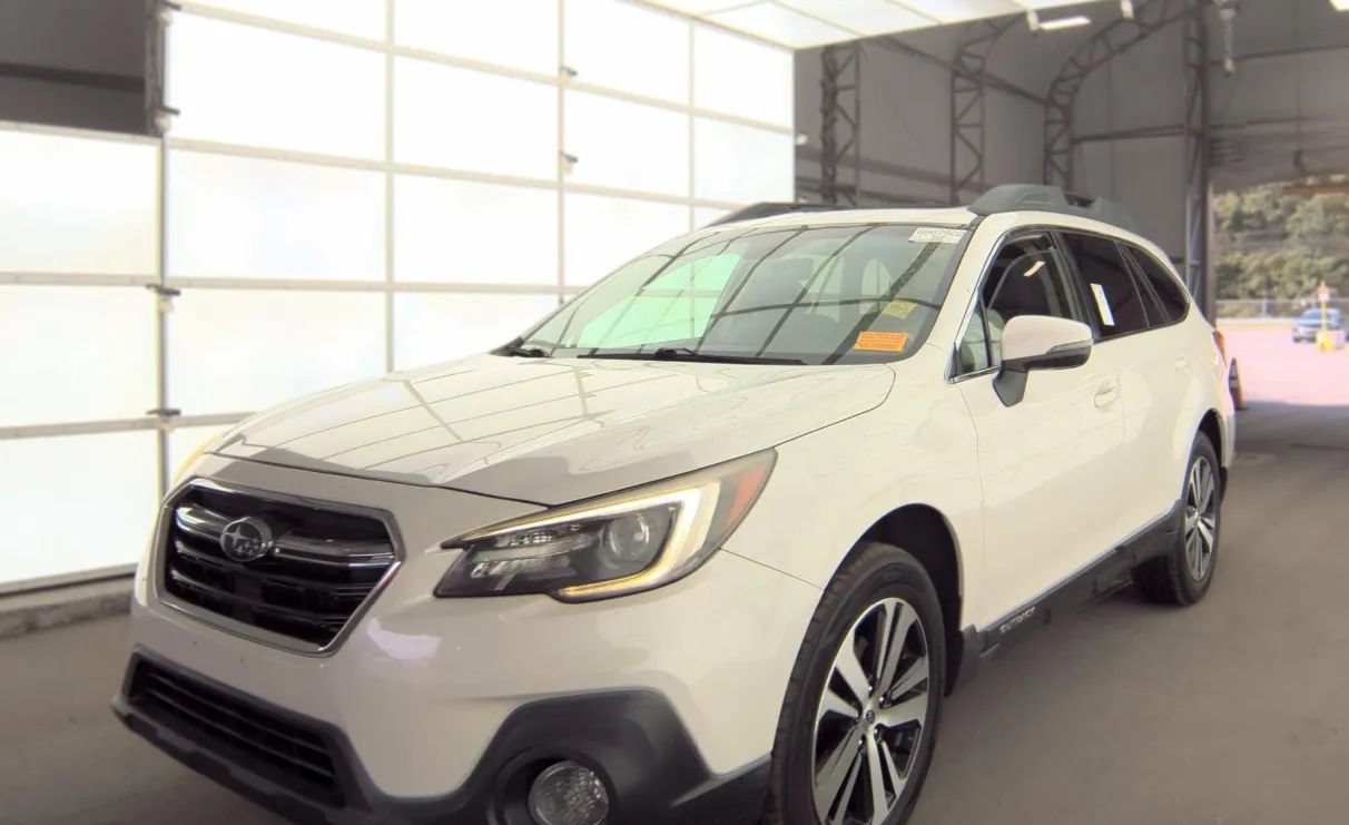 Used 2018 Subaru Outback 2.5i Limited AWD/4WD image 1