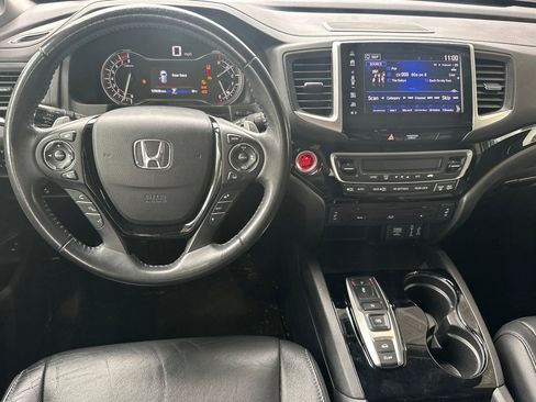 Used 2017 Honda Pilot Touring image 18