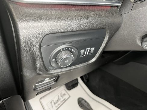 Used 2024 Jeep Grand Cherokee L Overland image 16