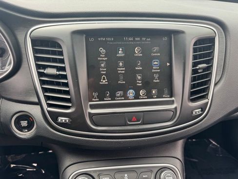 Used 2017 Chrysler 200 Limited Platinum w/ Comfort & Convenience Group FWD image 15