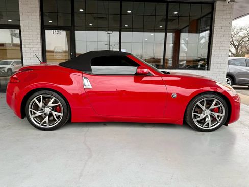 Used 2015 Nissan 370Z Touring Sport RWD image 6