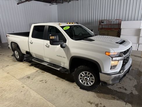 Used 2023 Chevrolet Silverado 2500 LT w/ Snow Plow Prep/Camper Package image 22