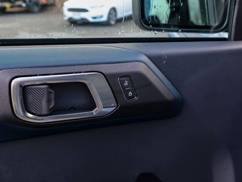 Used 2024 Ford Bronco Outer Banks w/ Sasquatch Package image 17