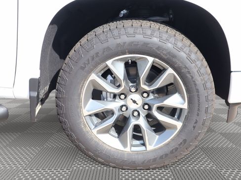 New 2026 Chevrolet Silverado 1500 RST AWD/4WD image 18