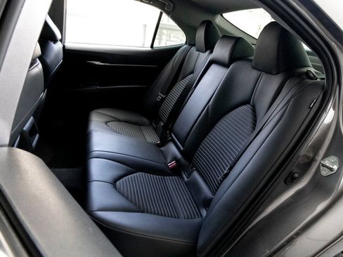 Used 2019 Toyota Camry SE w/ Convenience Package FWD image 19
