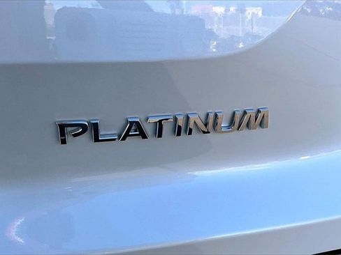 New 2025 Nissan Pathfinder Platinum image 9