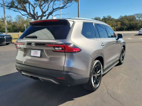 New 2026 Toyota Grand Highlander Platinum image 3