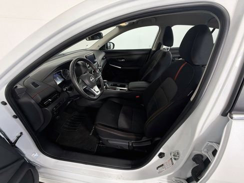 Used 2025 Nissan Sentra SR FWD image 13