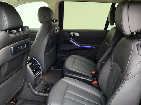 Used 2021 BMW X7 xDrive40i w/ Premium Package AWD/4WD image 22