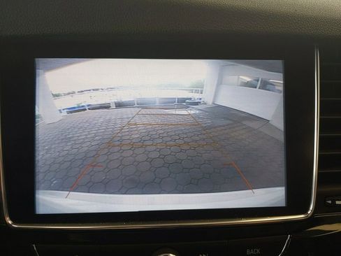 Used 2021 Buick Encore Preferred AWD/4WD image 18