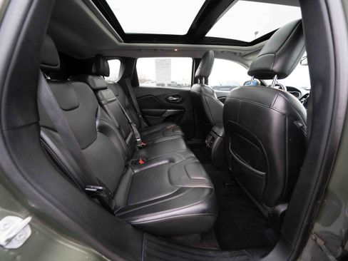 Used 2019 Jeep Cherokee Limited image 25