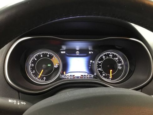 Used 2019 Jeep Cherokee Limited AWD/4WD image 13