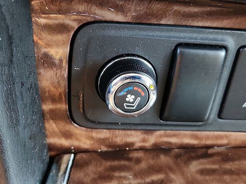 Used 2020 Nissan Armada Platinum w/ Captain's Chairs Package image 23