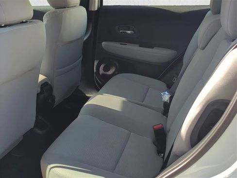 Used 2020 Honda HR-V LX image 10