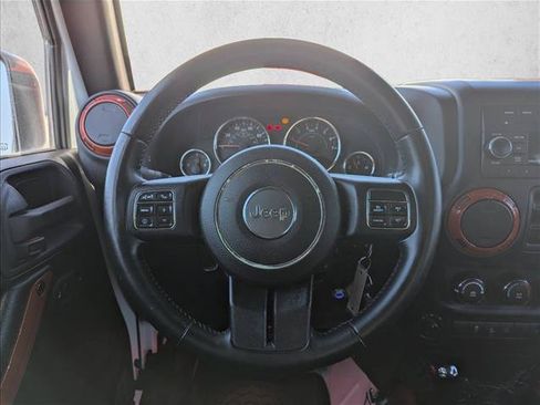 Used 2015 Jeep Wrangler Unlimited Sahara w/ Connectivity Group AWD/4WD image 10