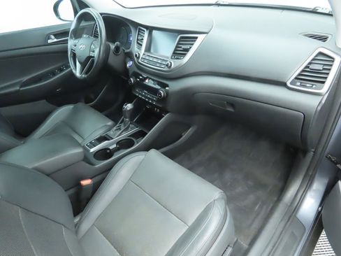 Used 2017 Hyundai Tucson SE Plus image 18