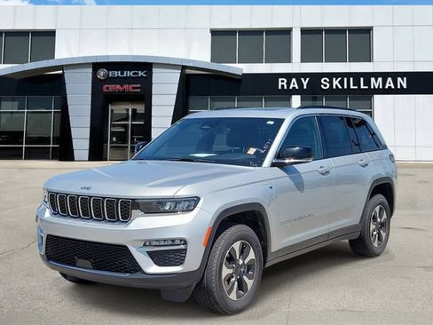 Used 2024 Jeep Grand Cherokee Limited 4xe AWD/4WD image 3