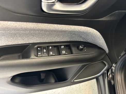 Used 2023 Jeep Compass Latitude AWD/4WD image 31