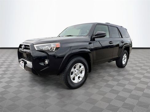 Used 2024 Toyota 4Runner SR5 image 3