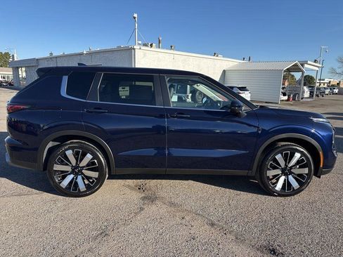 New 2026 Mitsubishi Outlander SE FWD image 8