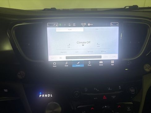 Used 2024 Chrysler Pacifica Touring-L image 37