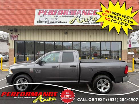 Used 2018 RAM 1500 Express w/ Express Value Package AWD/4WD image 3