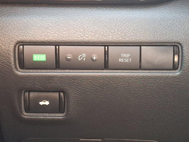 Used 2025 Nissan Sentra SV FWD image 23