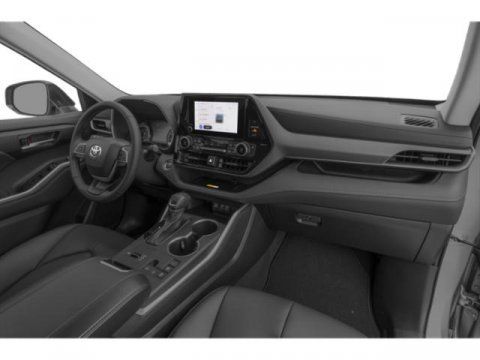 Used 2026 Toyota Highlander XLE AWD/4WD image 17