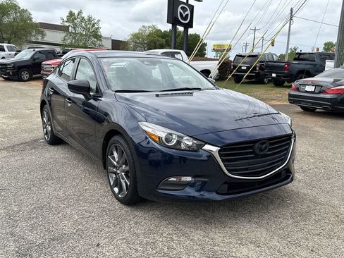 Used 2018 MAZDA MAZDA3 Touring image 2