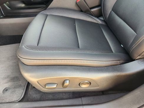 New 2026 Chevrolet Equinox EV LT w/ Convenience Package II FWD image 18
