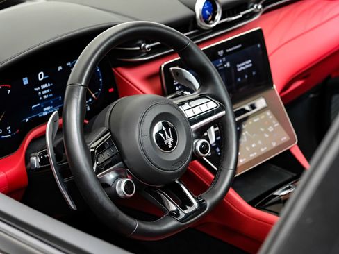 Used 2023 Maserati Grecale Modena image 20