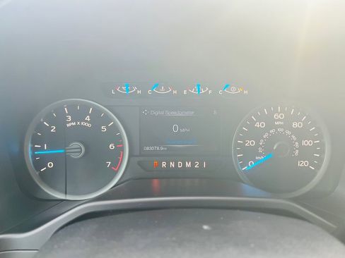 Used 2015 Ford F150 XLT w/ Equipment Group 302A Luxury image 23