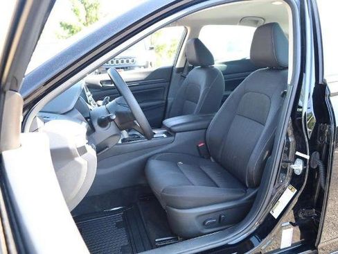 Certified 2025 Nissan Altima 2.5 SV image 8