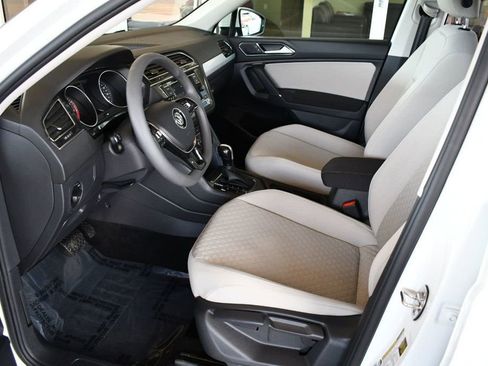 Used 2018 Volkswagen Tiguan S image 14