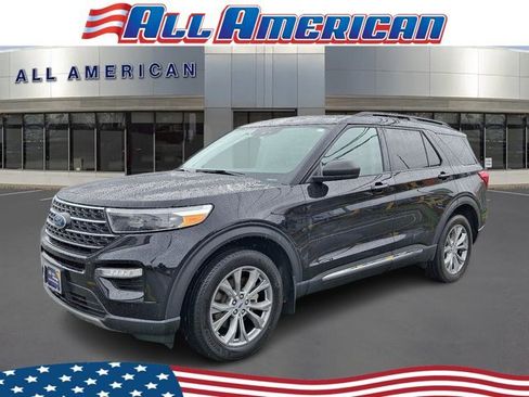 Certified 2023 Ford Explorer XLT w/ Equipment Group 202A AWD/4WD image 1
