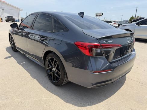 Used 2023 Honda Civic Sport image 2