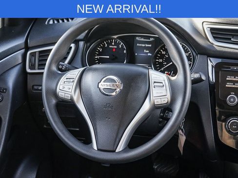 Used 2015 Nissan Rogue S image 16