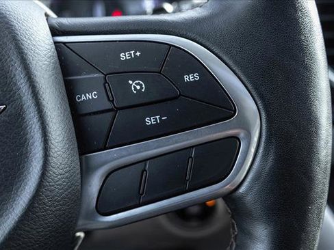 Used 2019 Chrysler Pacifica Touring-L Plus image 15