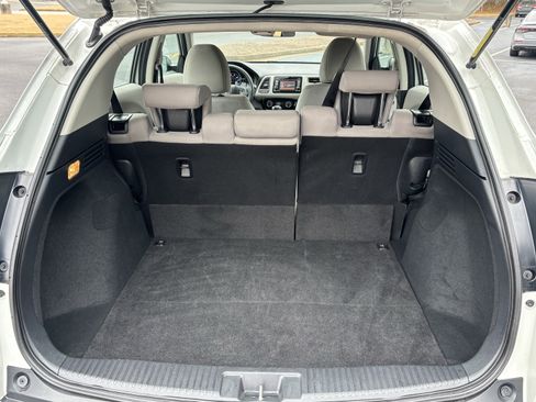 Certified 2018 Honda HR-V LX image 31