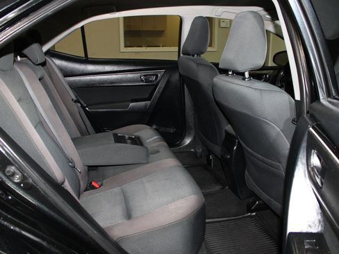 Used 2018 Toyota Corolla LE FWD image 26
