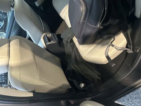 Used 2023 Honda HR-V EX-L image 9